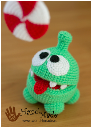Любимец детей - сладкоежка Ам Ням (Om Nom). Вяжем крючком.